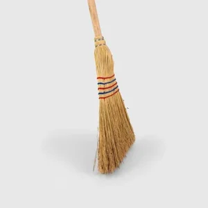 CN1 HIllbrush Medium Corn Broom with Handle